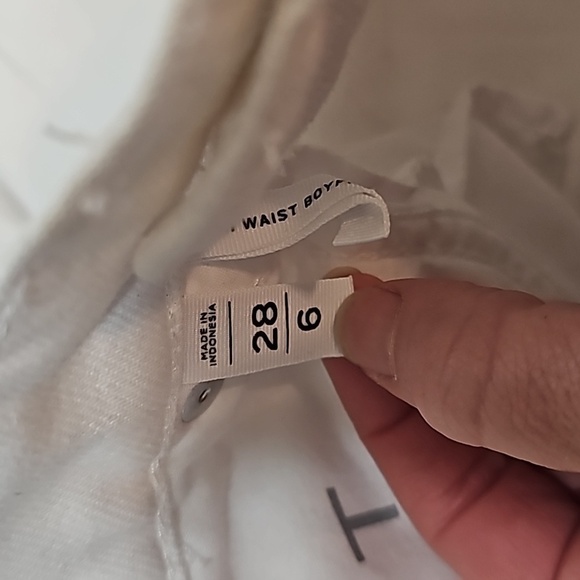 Loft Size 6 Distressed White High Waist Boyfriend Cotton Jeans - Picture 4 of 9